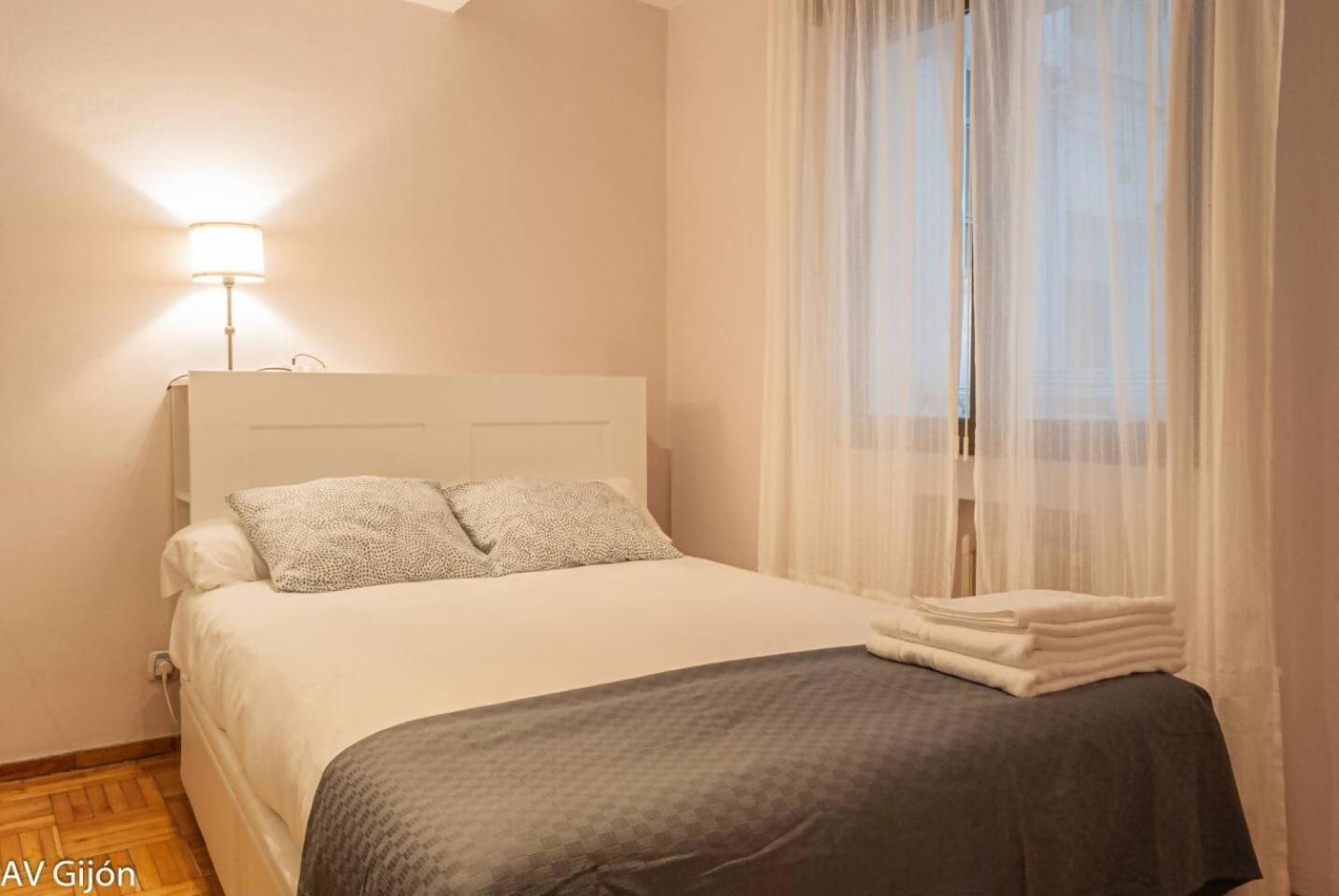 Av Aguado 44 Apartment Gijon Luaran gambar