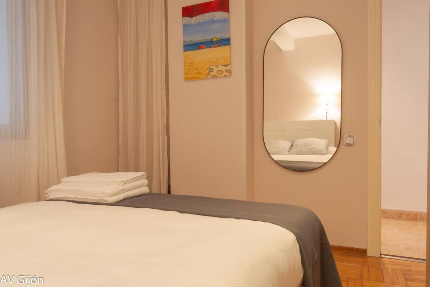 Av Aguado 44 Apartment Gijon Luaran gambar