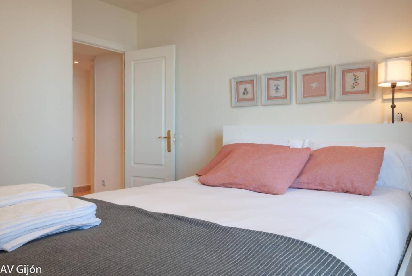 Av Aguado 44 Apartment Gijon Luaran gambar