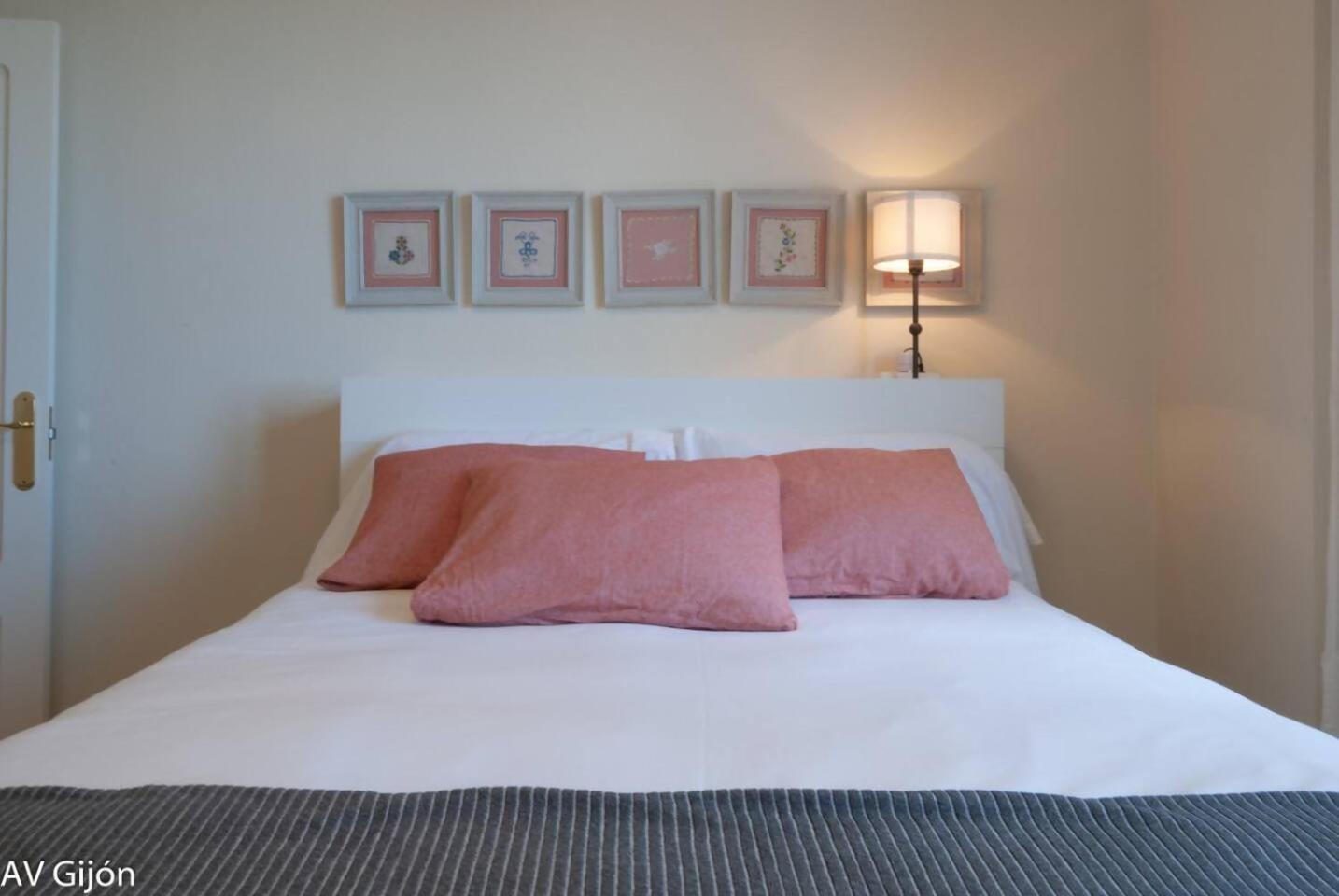 Av Aguado 44 Apartment Gijon Luaran gambar